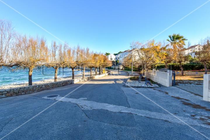 Građevinsko zemljište, 150 m do mora, 1.286 m2, Sutivan, otok Brač