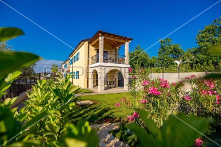 Poreč, Zgrada, 1,00 EUR