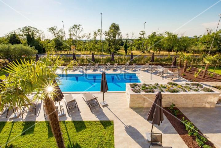 Poreč, Zgrada, 1,00 EUR