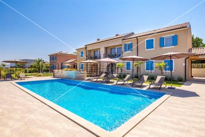 Poreč, Zgrada, 1,00 EUR
