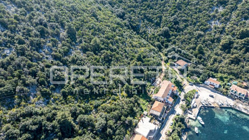 Investicijska prilika na Lastovu: Zemljište uz more, 5107 m2
