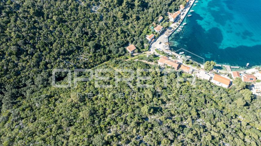 Investicijska prilika na Lastovu: Zemljište uz more, 5107 m2
