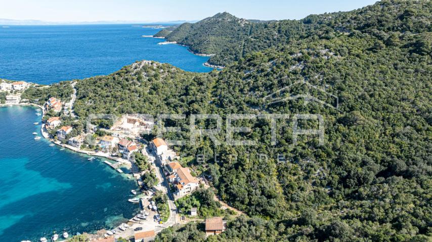 Investicijska prilika na Lastovu: Zemljište uz more, 5107 m2