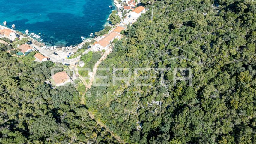Investicijska prilika na Lastovu: Zemljište uz more, 5107 m2