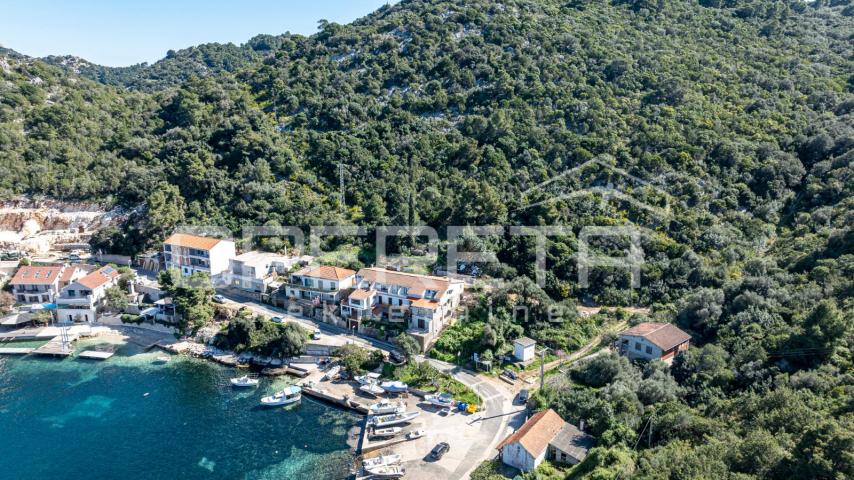 Investicijska prilika na Lastovu: Zemljište uz more, 5107 m2
