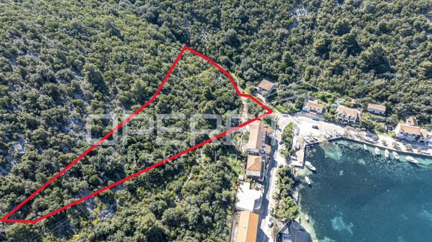 Investicijska prilika na Lastovu: Zemljište uz more, 5107 m2