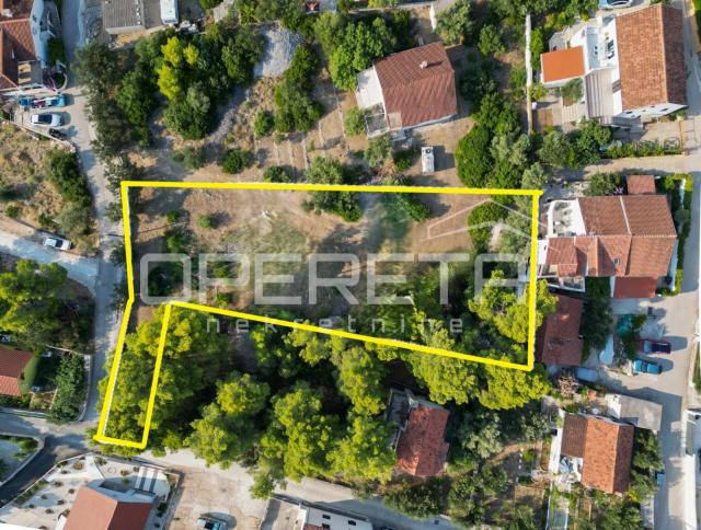 Uživajte u ljepoti Brača – Građevinsko zemljište s infrastrukturom, Milna