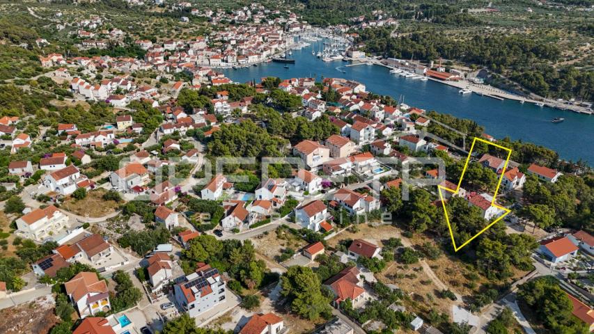 Uživajte u ljepoti Brača – Građevinsko zemljište s infrastrukturom, Milna