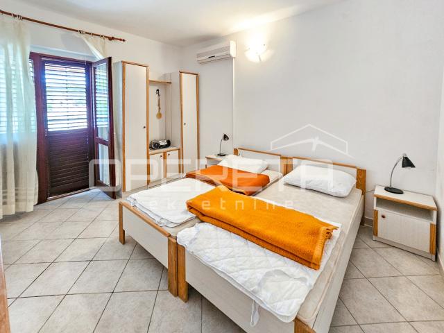 Građevinsko zemljište s objektom u prvom redu do mora, Zastražišće, Hvar