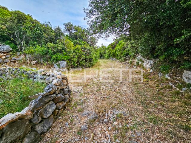 Građevinsko zemljište s objektom u prvom redu do mora, Zastražišće, Hvar