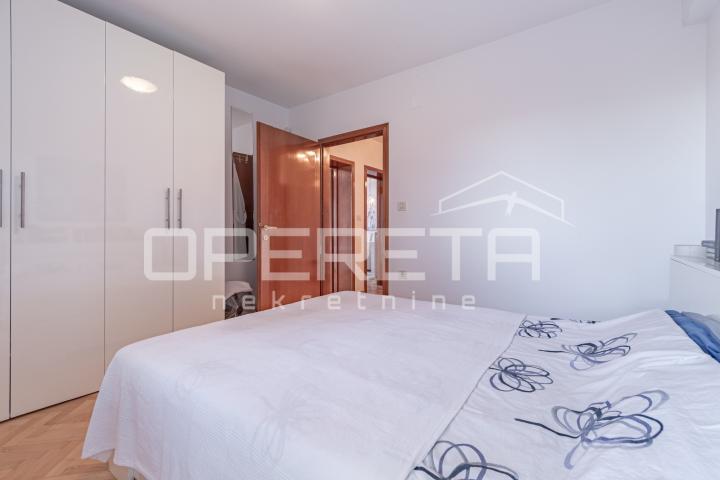 Prilika - prostrani dvoetažni penthouse s panoramskim pogledom – Opatija, 300 m 