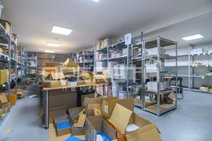 Najam, Ured, Botinec, Luje Naletilića, 720m2