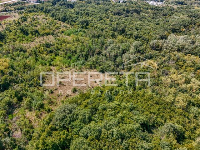 
Istra, Poreč-građevinsko zemljište T2 i T3 te poljoprivredno zemljište kod Pore