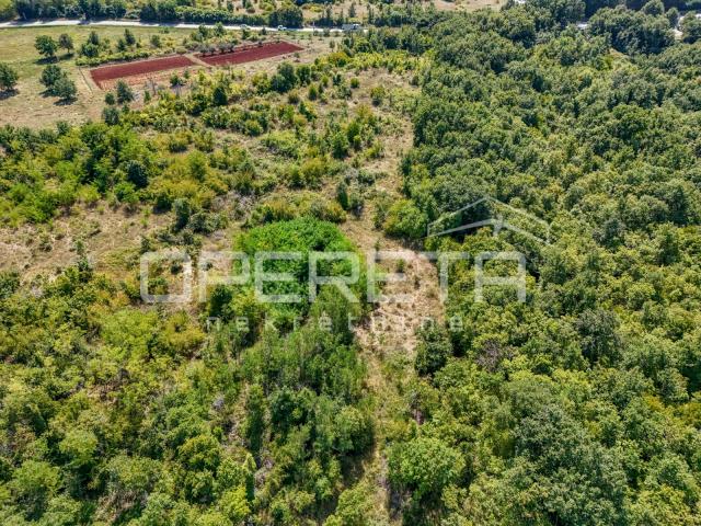 
Istra, Poreč-građevinsko zemljište T2 i T3 te poljoprivredno zemljište kod Pore