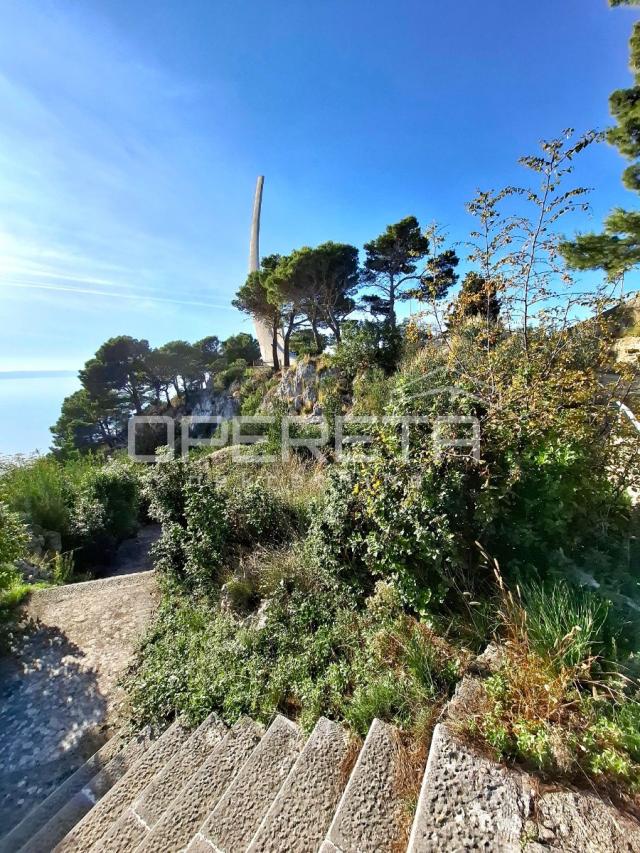 Podgora - poljoprivredno zemljište s panoramskim pogledom 