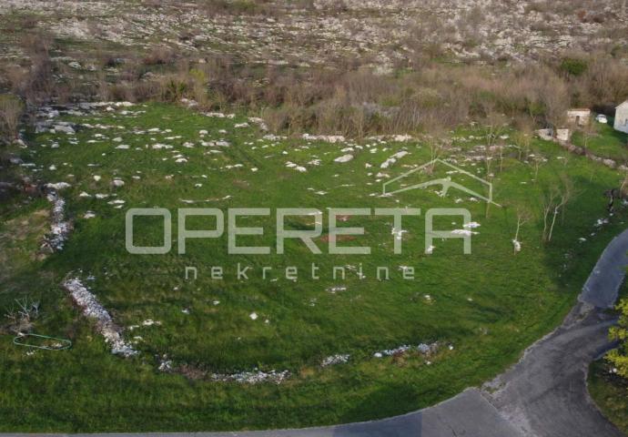 Istra – građevinsko zemljište s pogledom na prirodu, u blizini Parka prirode Učk