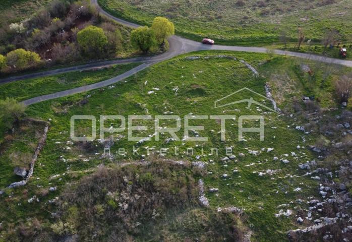 Istra – građevinsko zemljište s pogledom na prirodu, u blizini Parka prirode Učk