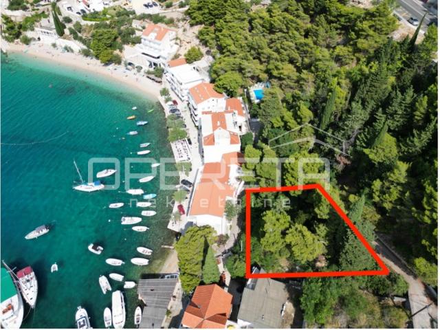 Građevinsko zemljište 488 m2 drugi red do mora