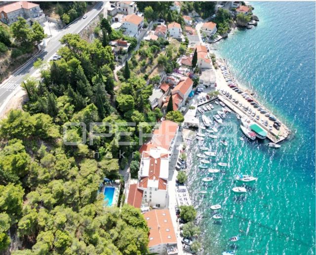 Građevinsko zemljište 488 m2 drugi red do mora