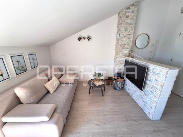 Prvi red do mora, 6 apartmana, Rogoznica!