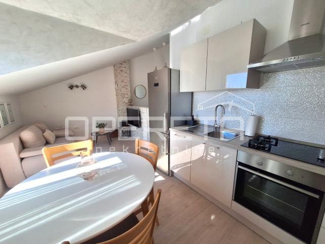 Prvi red do mora, 6 apartmana, Rogoznica!