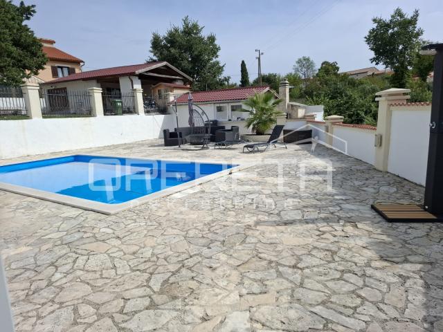 Istra, Marčana, kuća sa 3 spavaće sobe, bazenom i garažom, mirna lokacija