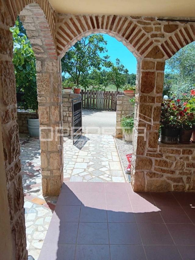 Istra, Poreč okolica – autentična kamena kuća u mirnom okruženju
