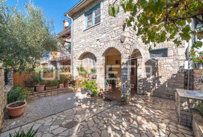 Istra, Poreč okolica – autentična kamena kuća u mirnom okruženju
