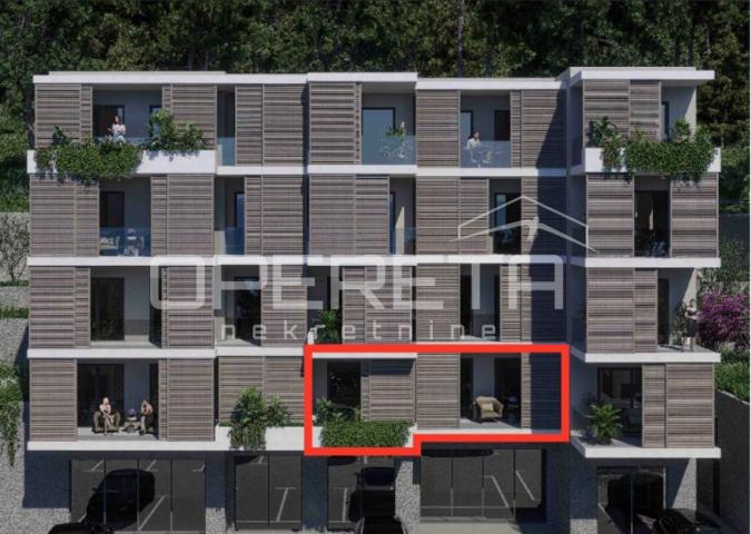 Dvosoban stan s balkonom i liftom, Omiš, novogradnja