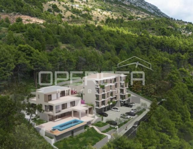 Dvosoban stan s balkonom i liftom, Omiš, novogradnja