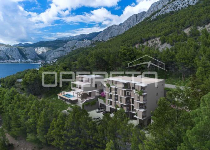 Novogradnja s liftom, dvosoban stan i balkon, Omiš