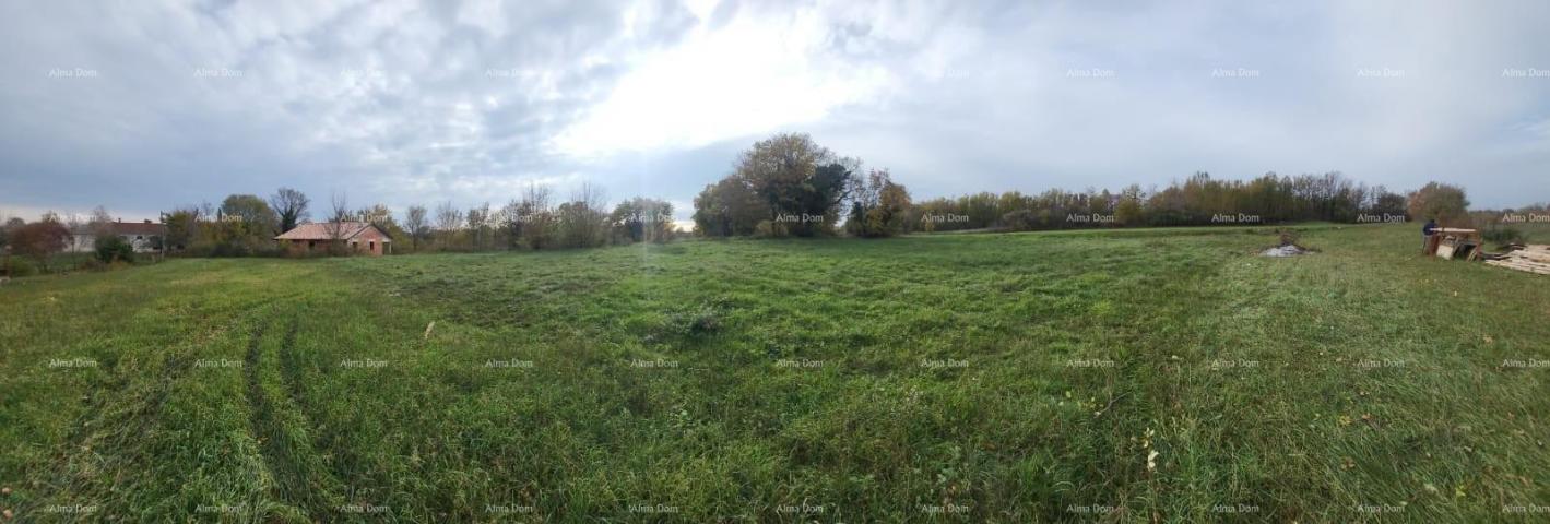 Građevinsko zemljište Prodaja građevinske parcele s građevinskom dozvolom za izgradnju moderne obite