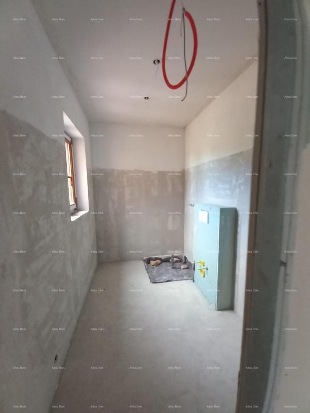 Kuća Kuća s bazenom i pogledom na more, Kaštelir