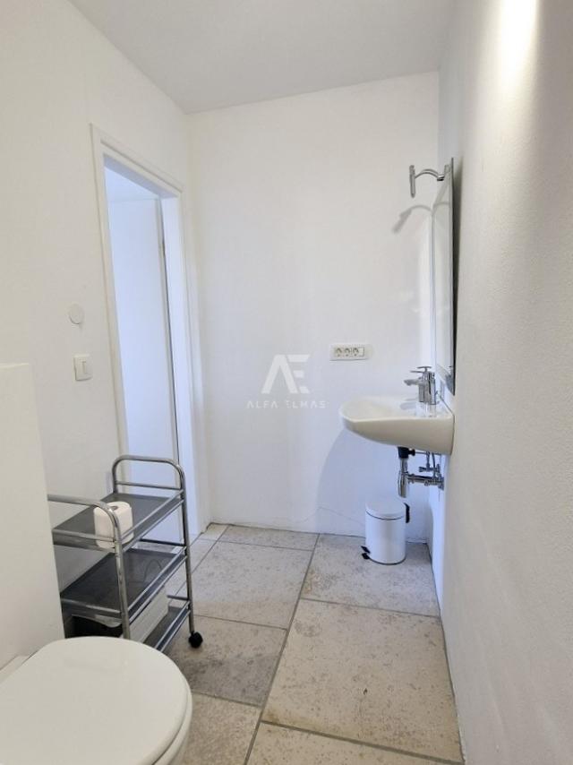 Vrbnik, okolica, dvojna kuća sa pogledom na more! ID 623