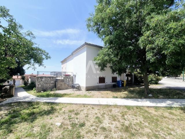 Vrbnik, okolica, dvojna kuća sa pogledom na more! ID 623