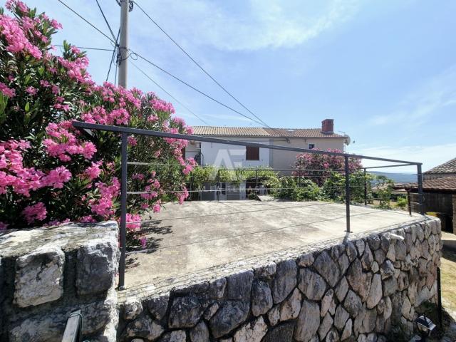 Vrbnik, okolica, dvojna kuća sa pogledom na more! ID 623