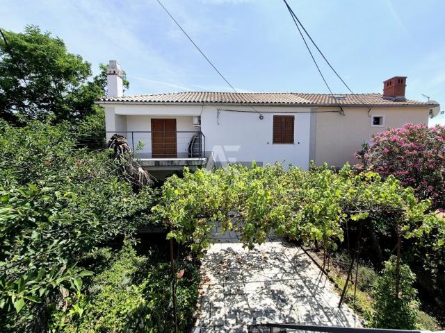 Vrbnik, okolica, dvojna kuća sa pogledom na more! ID 623