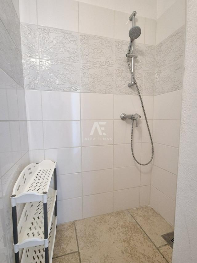 Vrbnik, okolica, dvojna kuća sa pogledom na more! ID 623