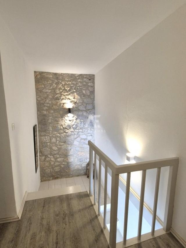 Vrbnik, okolica, dvojna kuća sa pogledom na more! ID 623