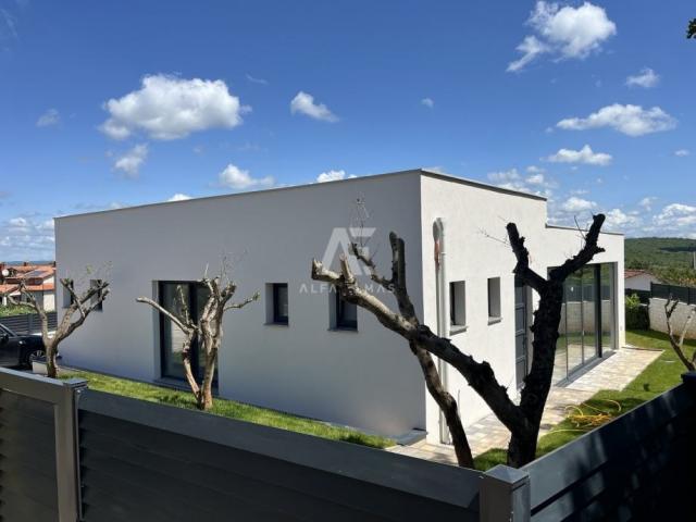 Luksuzna vila s bazenom na mirnoj lokaciji u okolici Rovinja - ID 240