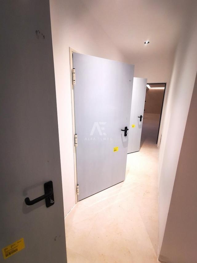 Krk, trosoban luksuzni apartman u prizemlju urbane vile sa bazenom!! ID 316 