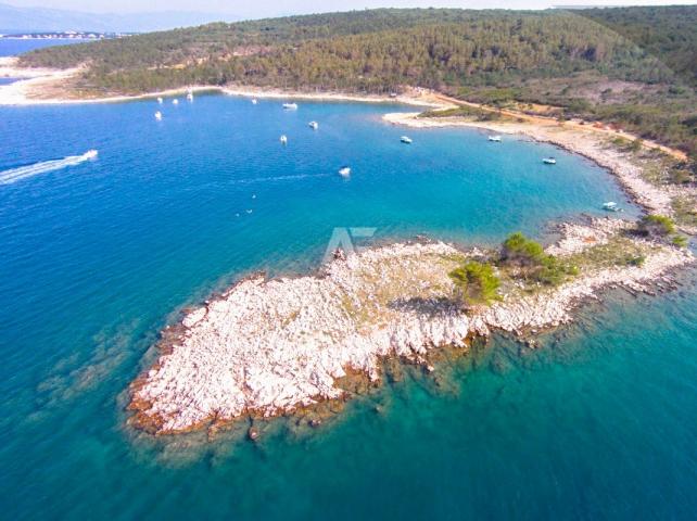 Poljoprivredno zemljište s pogledom na more u Uvali Soline - ID 574