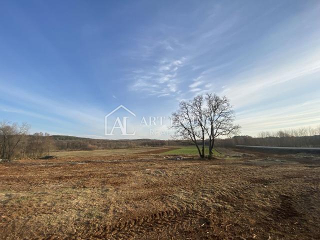 Istra- Bale, Iznimno vrijedno poljoprivredno zemljište 11,200 m2