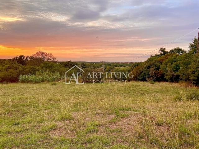 Umag-surroundings, agricultural land 1036 m2 in a nice location