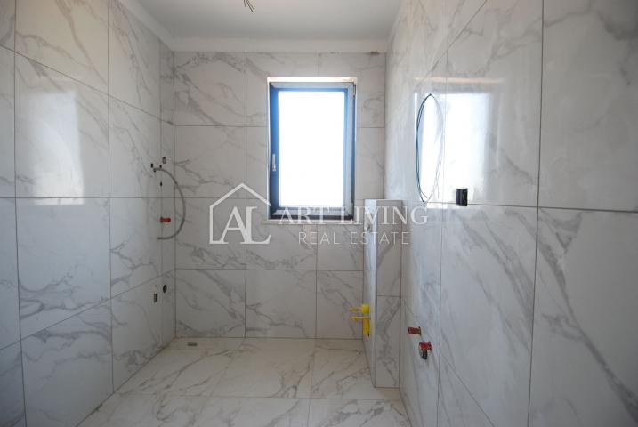Poreč - surroundings, apartment in a new building on the first floor surrounded by nature