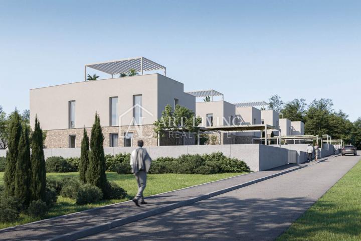 ISTRIEN, NOVIGRAD - UMGEBUNG - Luxuriöses Apartment mit drei Schlafzimmern in TOP-Lage, nur 300 m vo