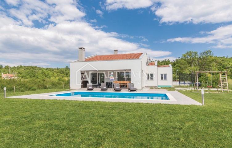 Istrien, Labin, Umgebung - ein attraktives Haus mit Swimmingpool in ruhiger Lage inmitten der Natur