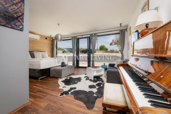Istrien, Poreč, Umgebung – luxuriöse freistehende moderne Villa mit Swimmingpool