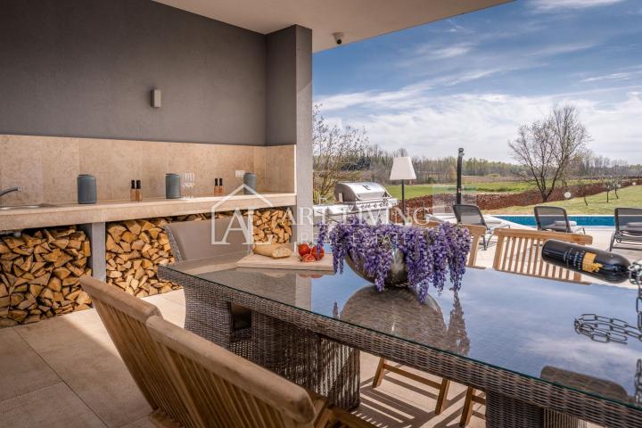 Istrien, Poreč, Umgebung – luxuriöse freistehende moderne Villa mit Swimmingpool