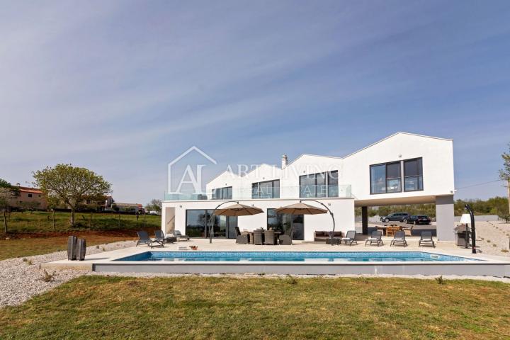 Istrien, Poreč, Umgebung – luxuriöse freistehende moderne Villa mit Swimmingpool